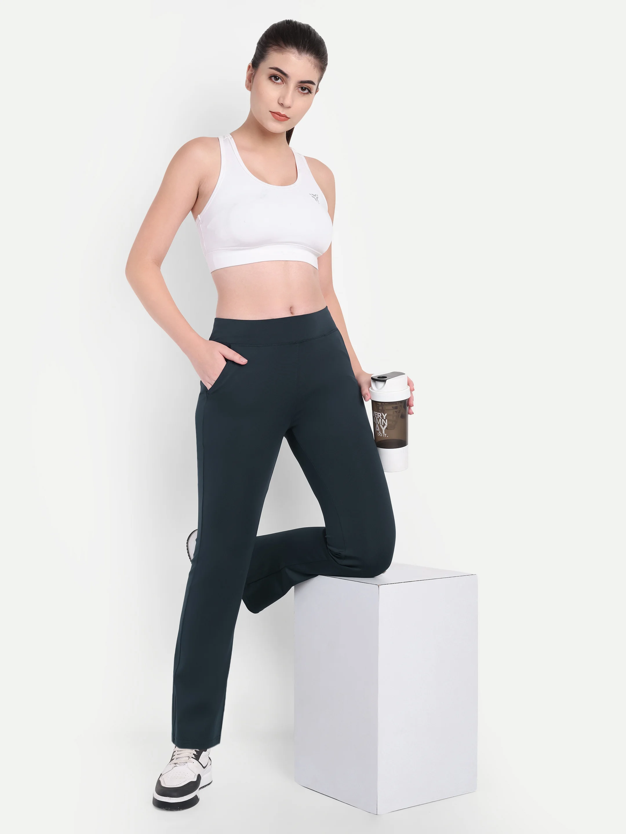 ecomm female shoot